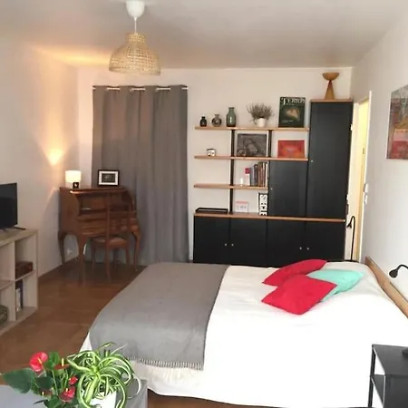 Centre-ville Accès Direct Paris Appartement