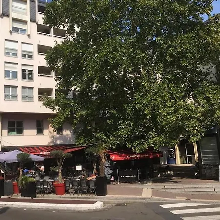 Centre-ville Accès Direct Paris Appartement